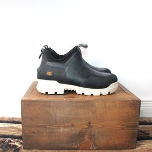 NWT Cat Rubber Ankle Boots Size 4